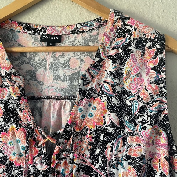 TORRID Babydoll Challis Lace Up Tunic Top Women’s Plus 5X Floral Flowy Pockets - Picture 5 of 14